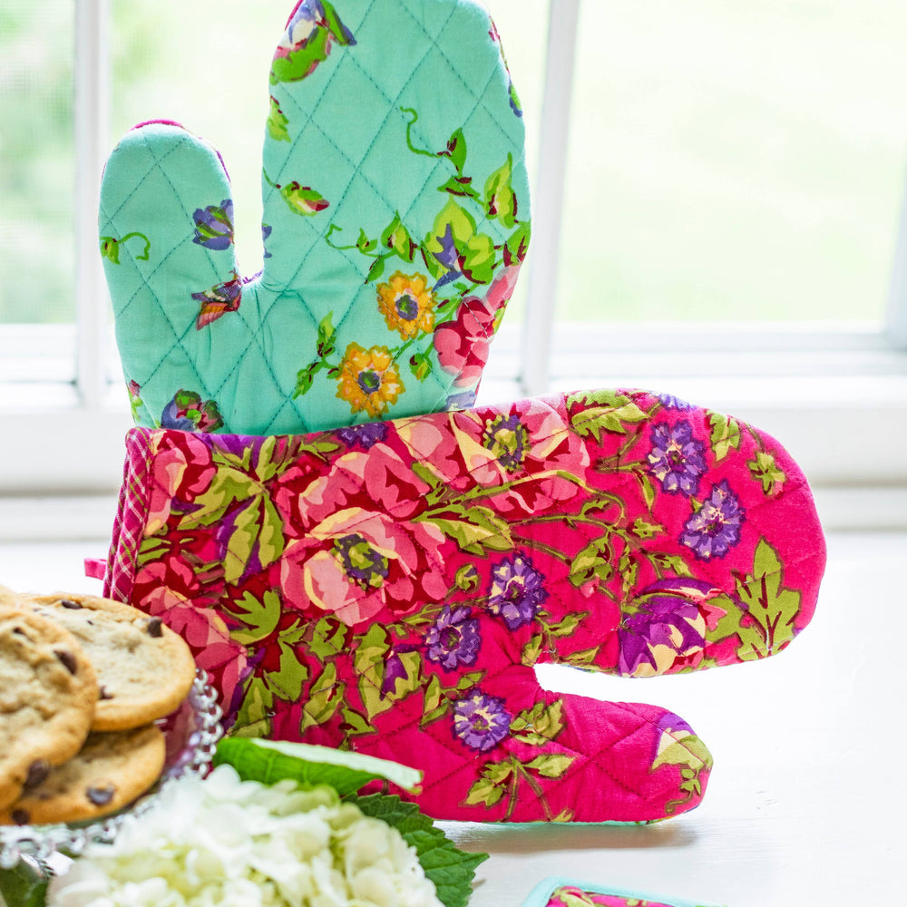 
                  
                    April Cornell Spring Fling Patchwork Oven Mitt Set of 2
                  
                
