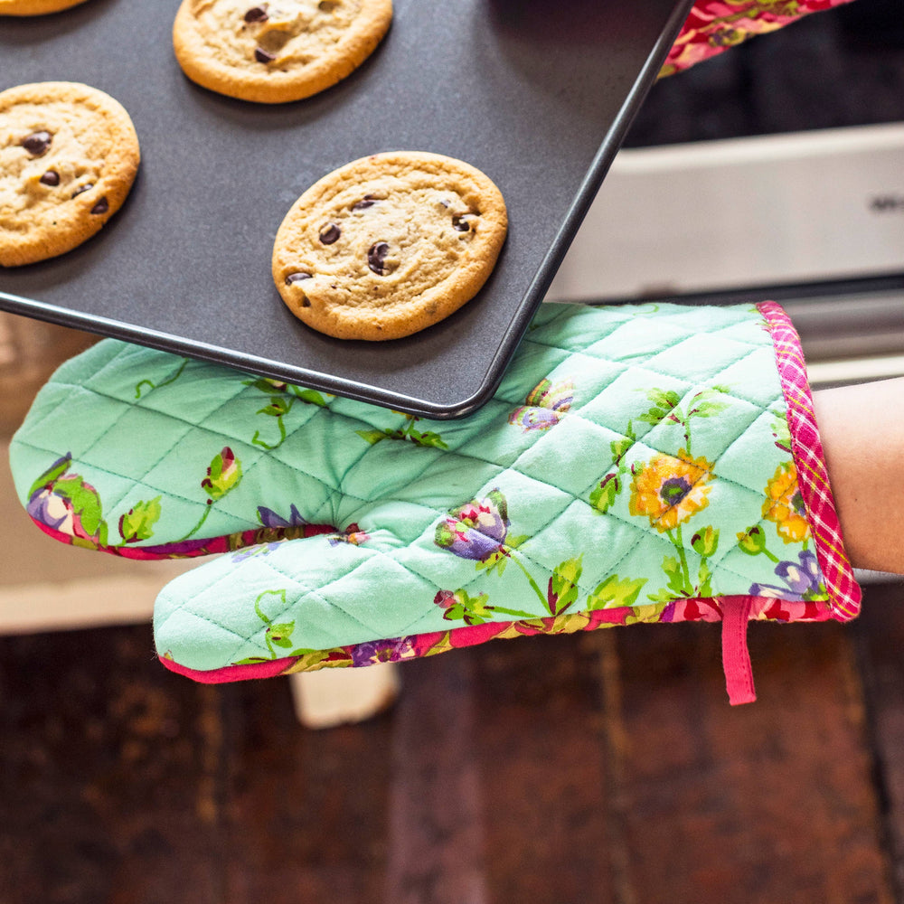 
                  
                    April Cornell Spring Fling Patchwork Oven Mitt Set of 2
                  
                